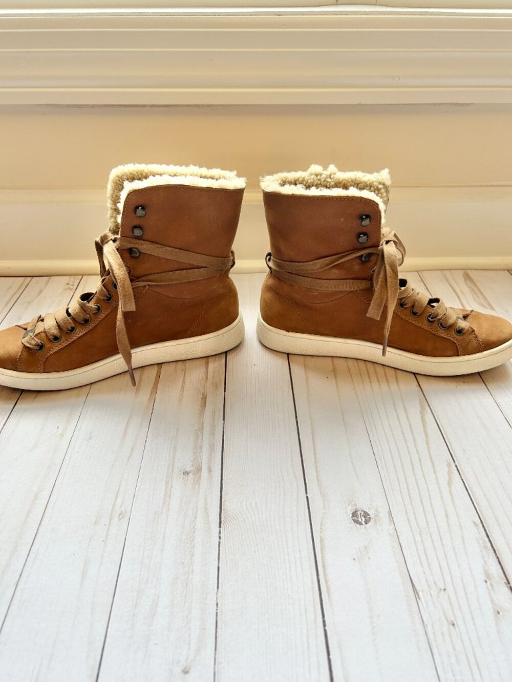 UGG Starlyn Shearling Fur Sneaker Boot in Chestnut Brown Size 7.5 - Picture 3 of 10